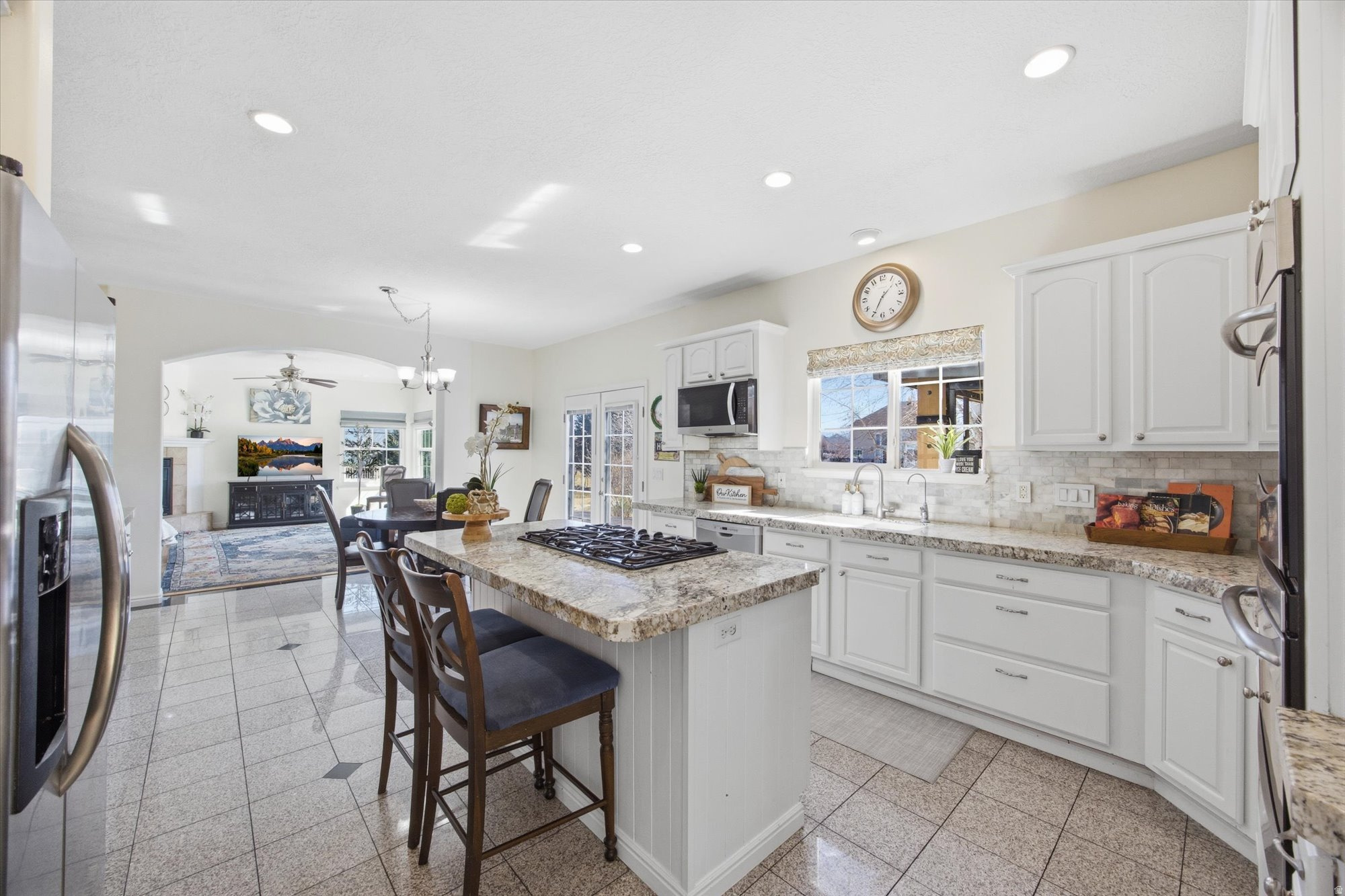 SARATOGA SPRINGS - Residential