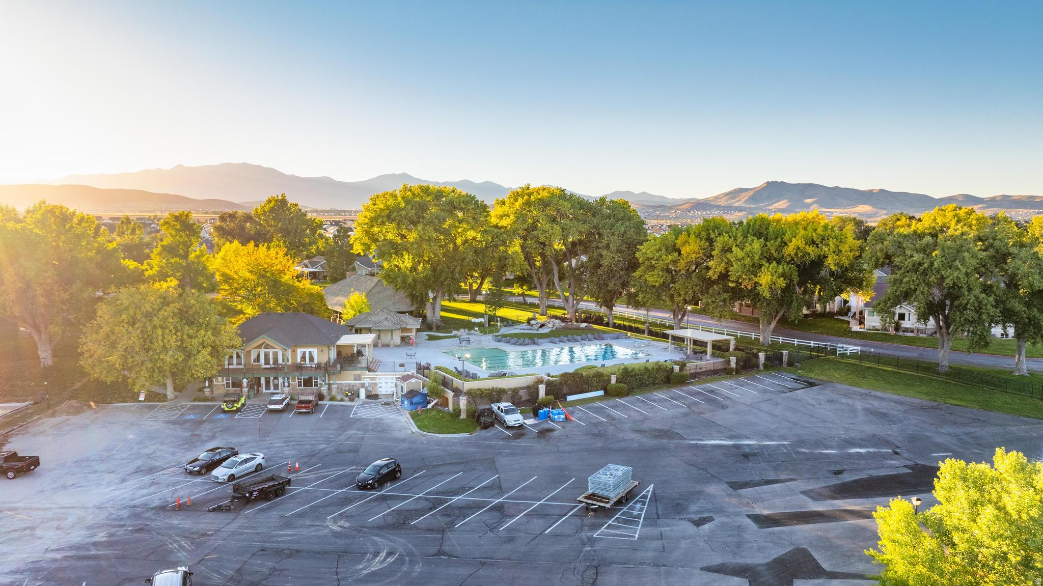 SARATOGA SPRINGS - Residential