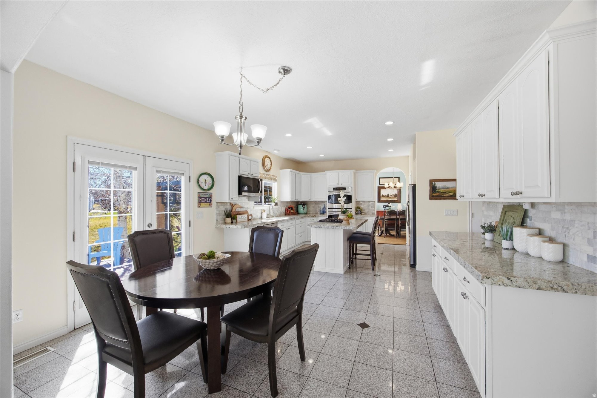 SARATOGA SPRINGS - Residential