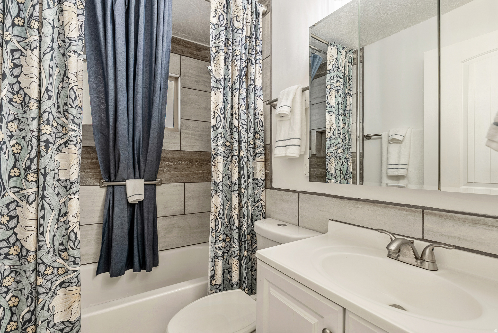 SOUTHRIDGE - Residential