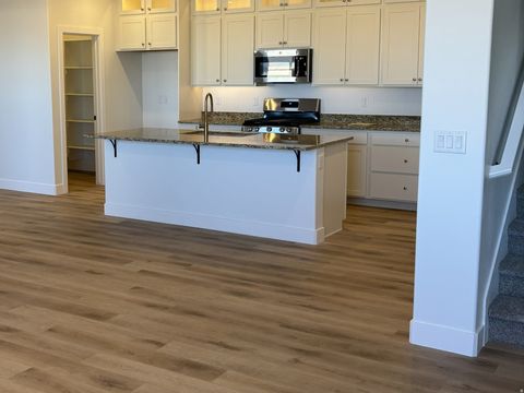Tiny photo for 602 W CANYON PINE DR, Saint George, UT 84790 (MLS # 2126584)