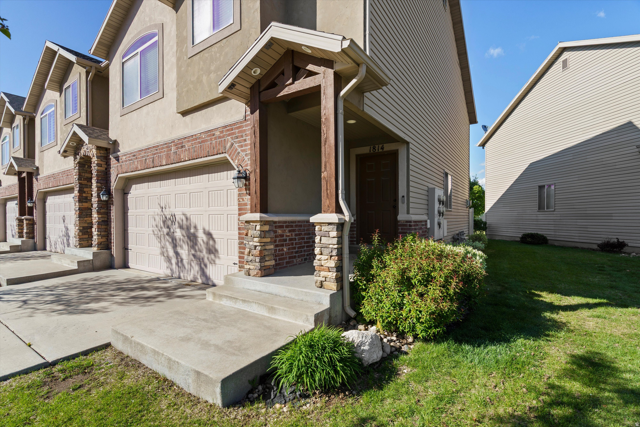 STONEYBROOK COTTAGES - Residential
