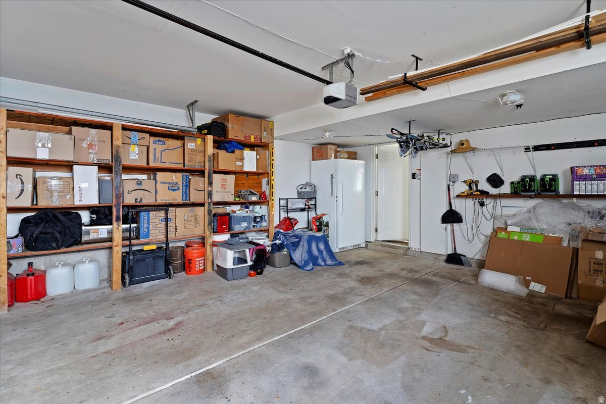 COUNTRY CREEK - Residential