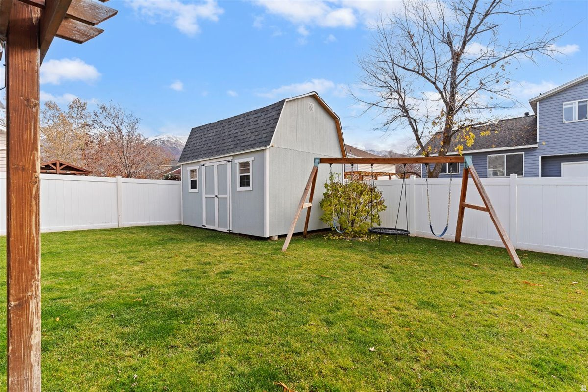 COUNTRY CREEK - Residential