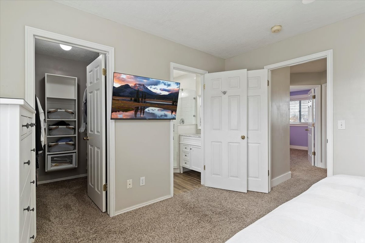 COUNTRY CREEK - Residential