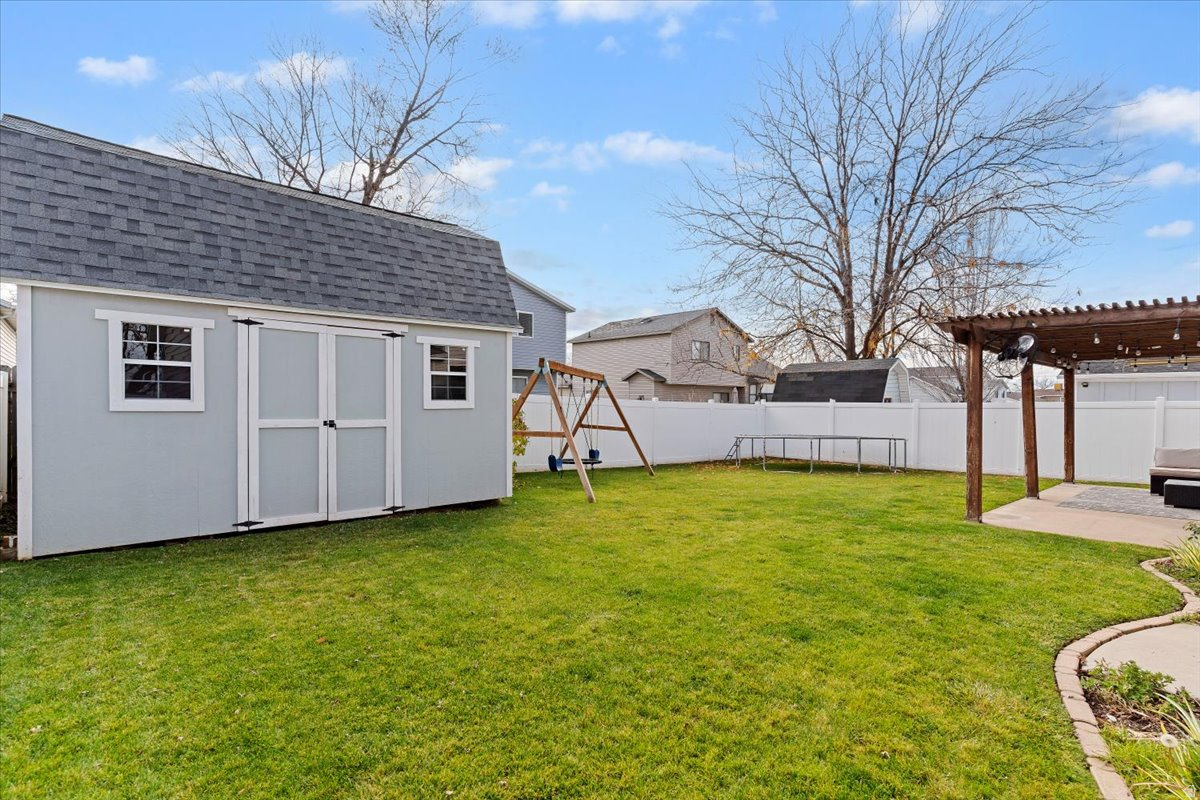 COUNTRY CREEK - Residential