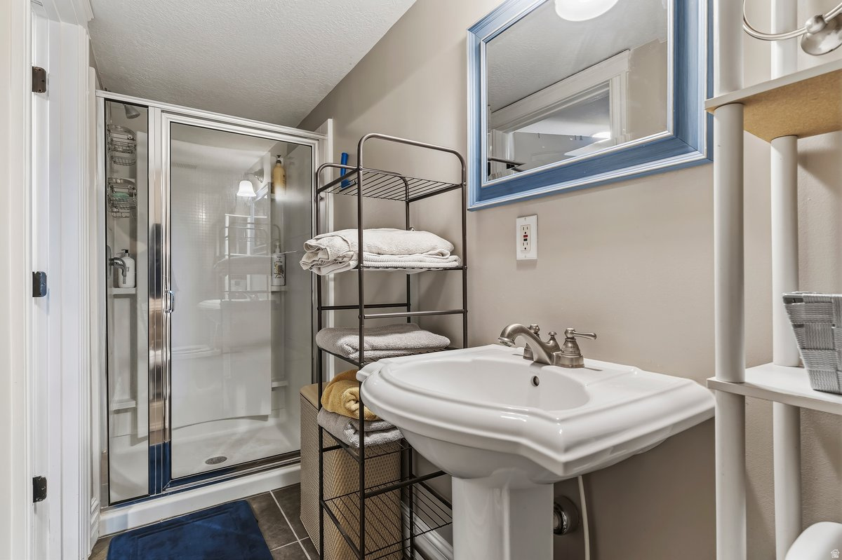 FOX POINTE - Residential