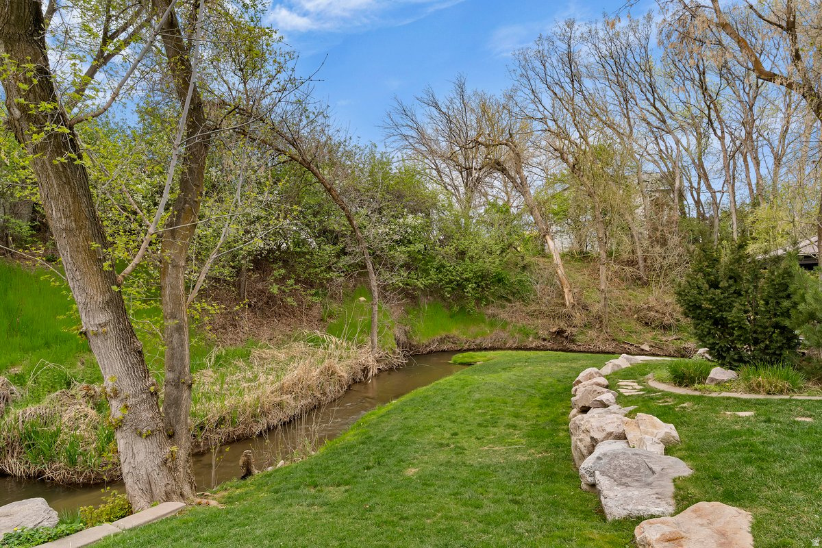 FOX POINTE - Residential