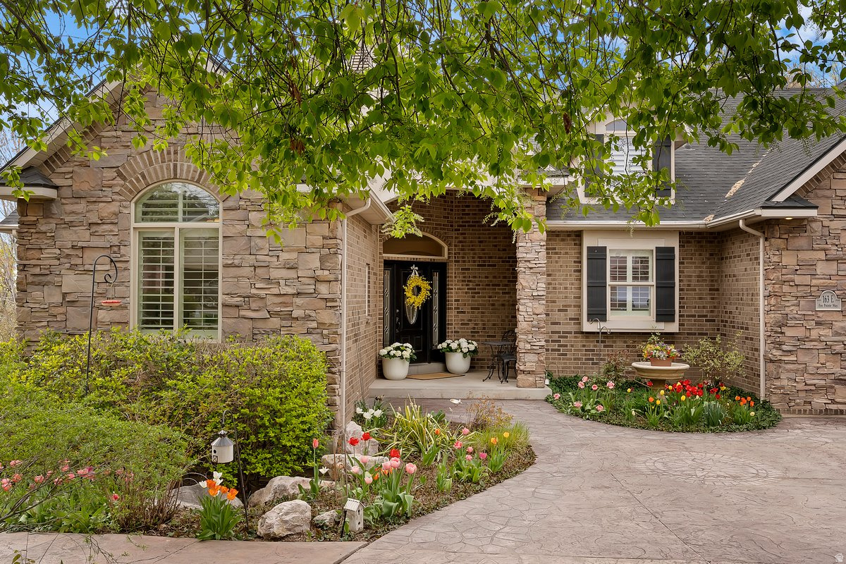 FOX POINTE - Residential