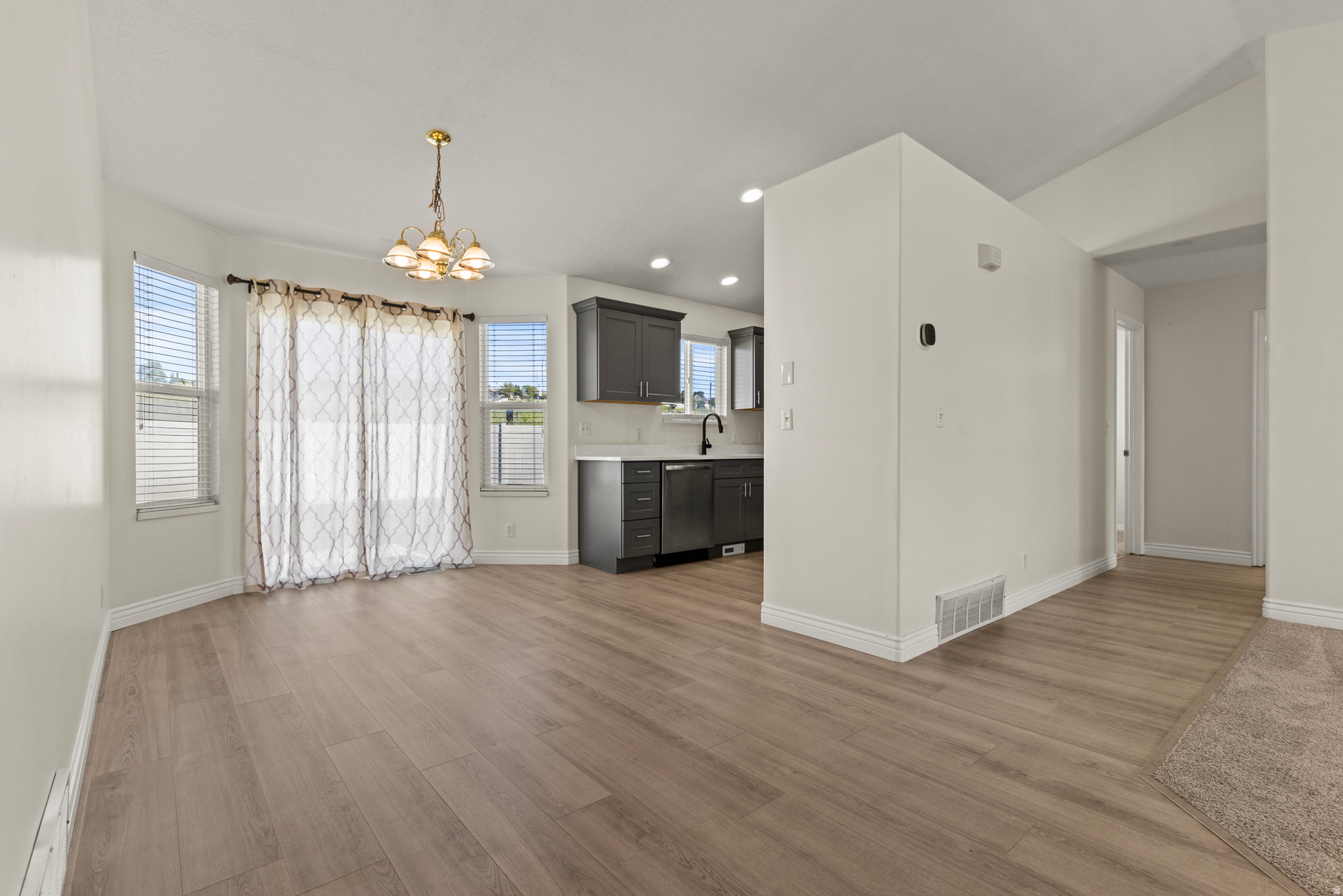 EDGEWATER - Residential