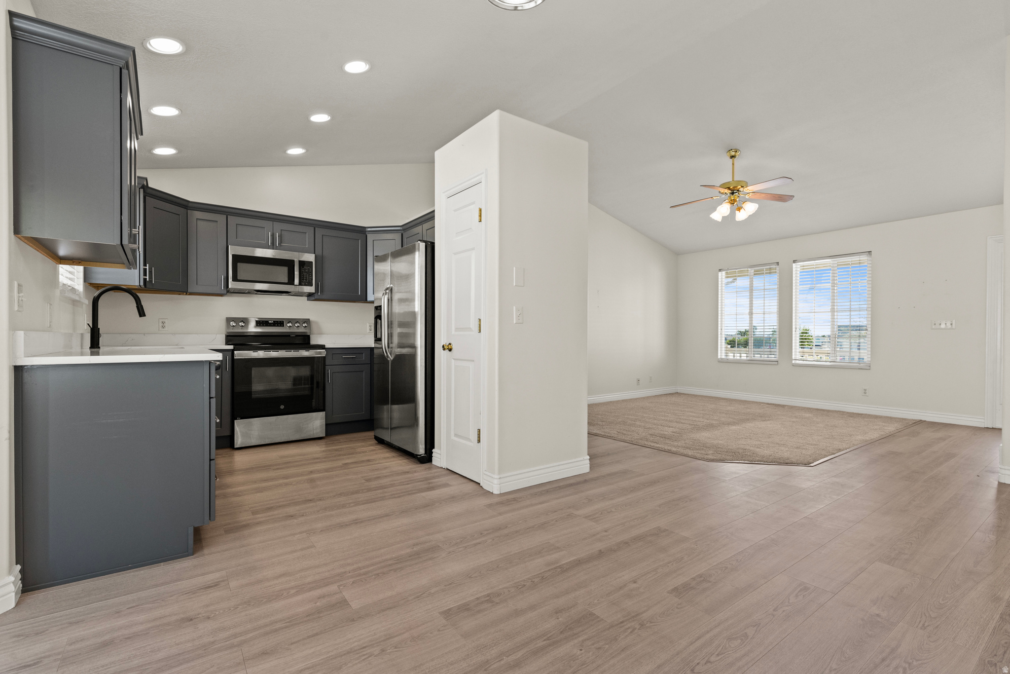 EDGEWATER - Residential