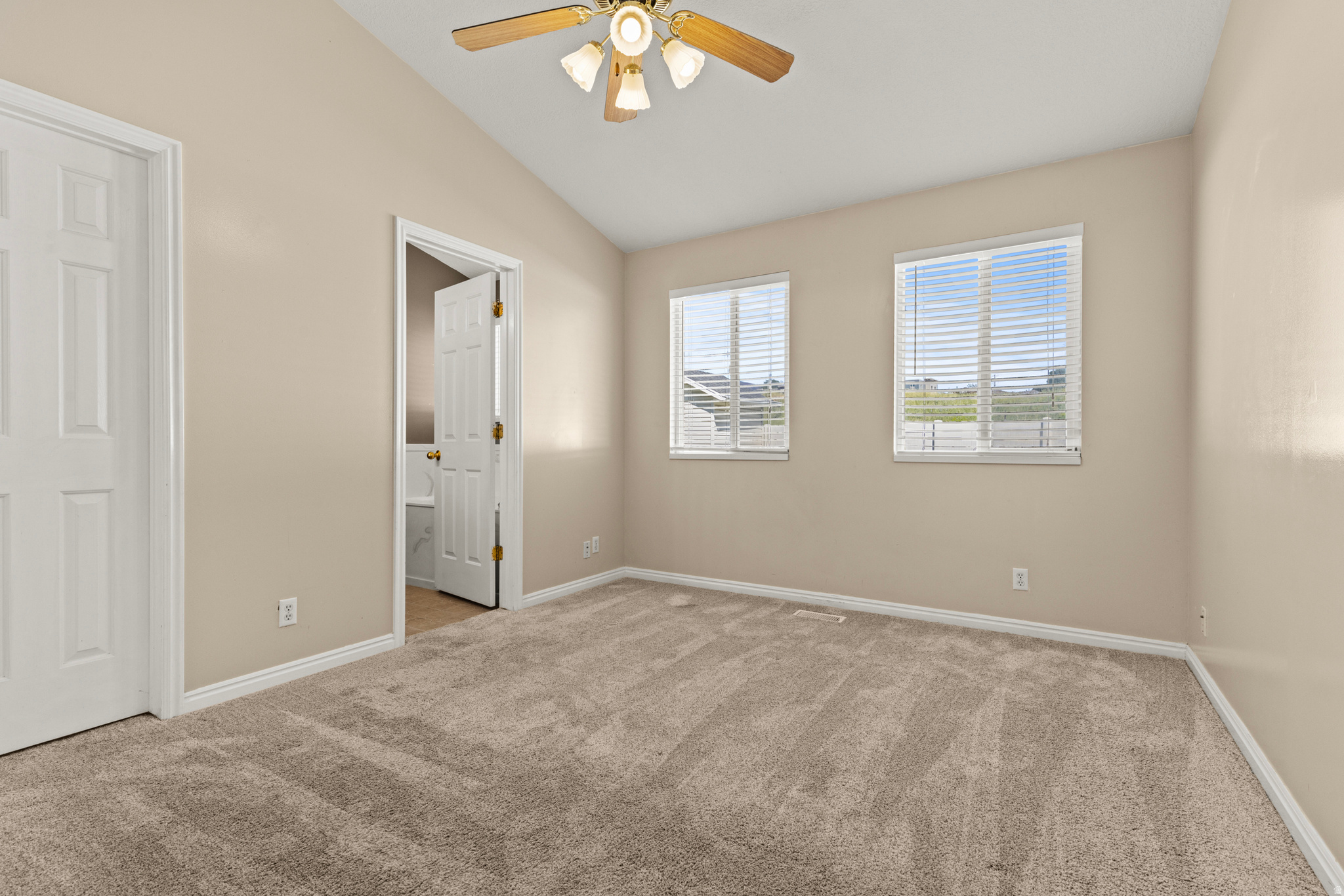 EDGEWATER - Residential