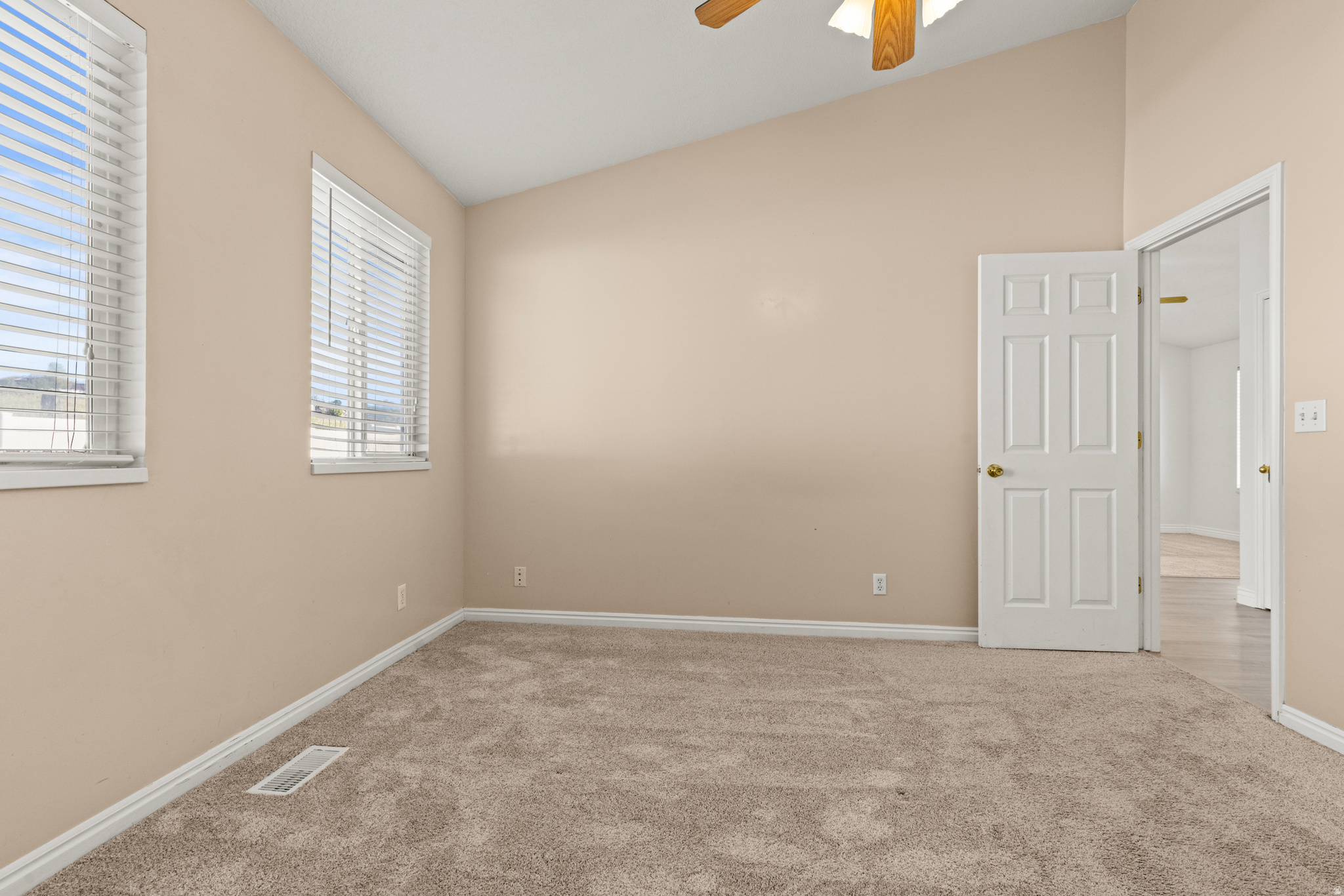 EDGEWATER - Residential