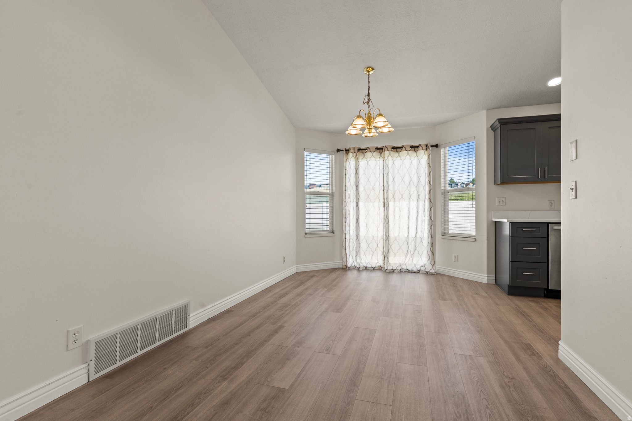 EDGEWATER - Residential