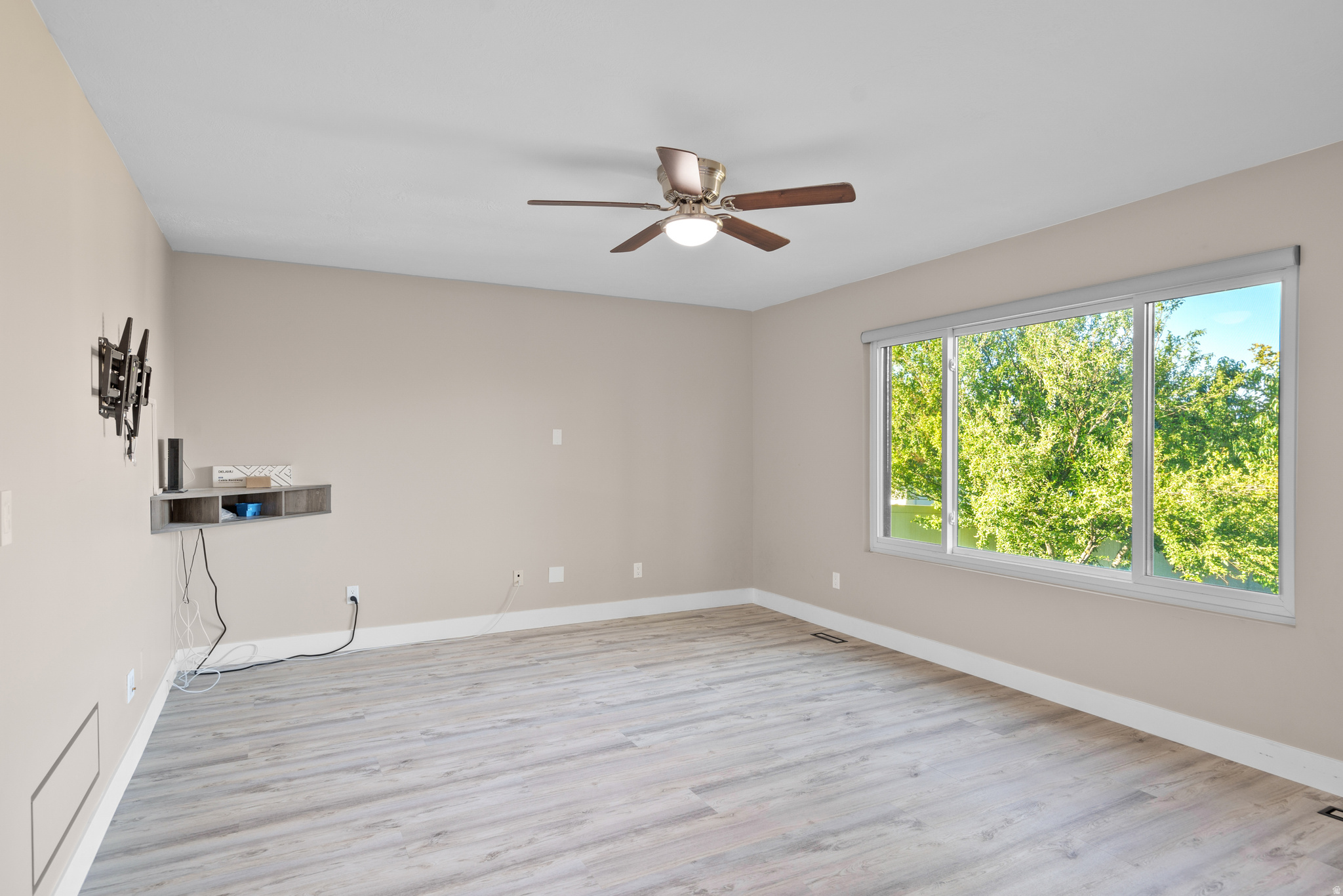 SILVER LAKE - Residential