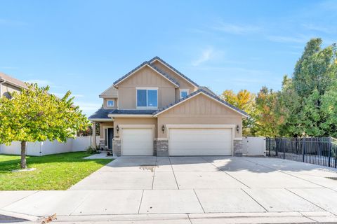 Photo of 1421 S DRAGONFLY DR, Lehi, UT 84043 (MLS # 2118462)