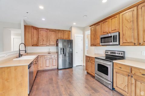 Tiny photo for 1421 S DRAGONFLY DR, Lehi, UT 84043 (MLS # 2118462)