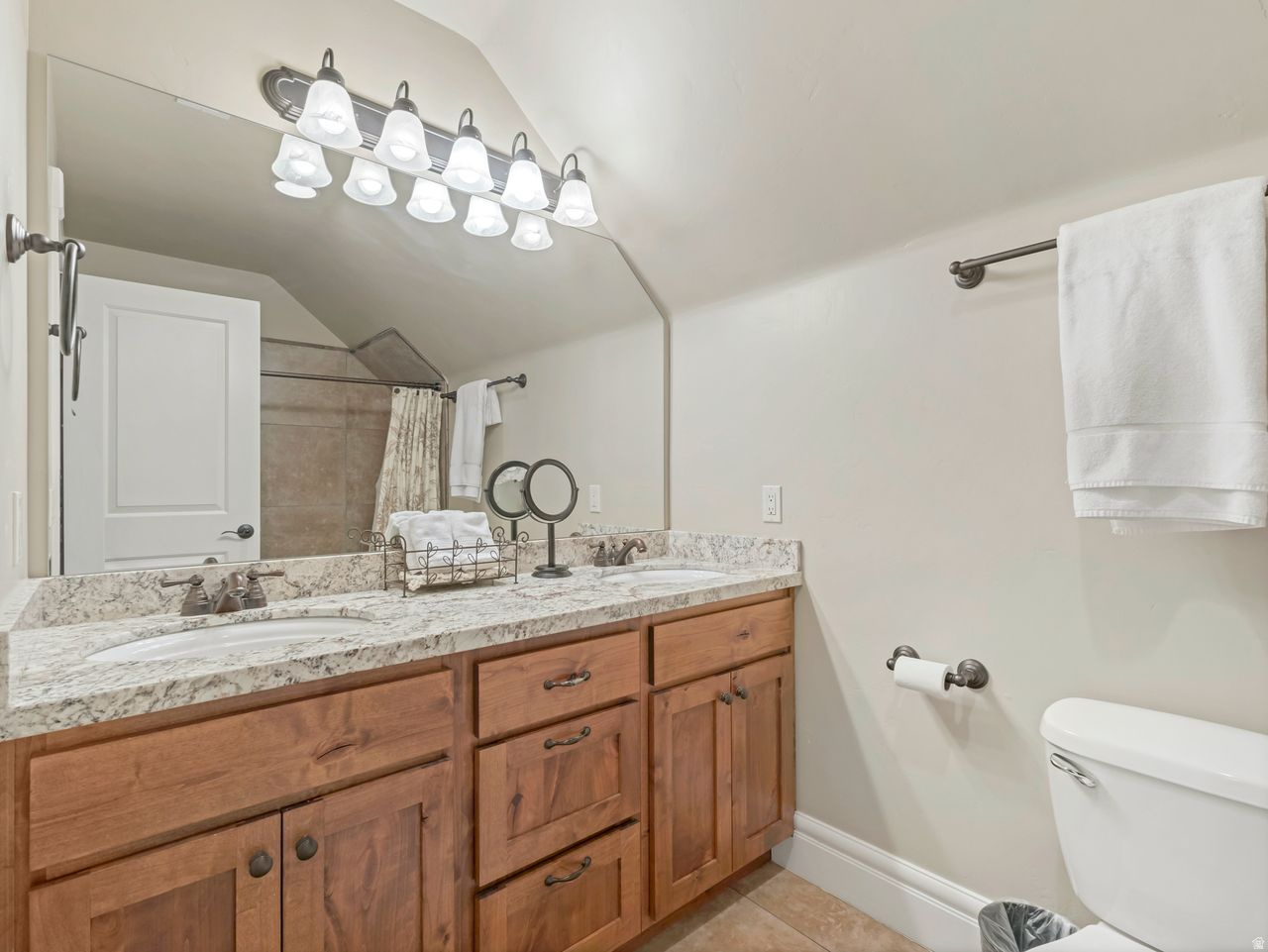 SHADY MEADOWS - Residential