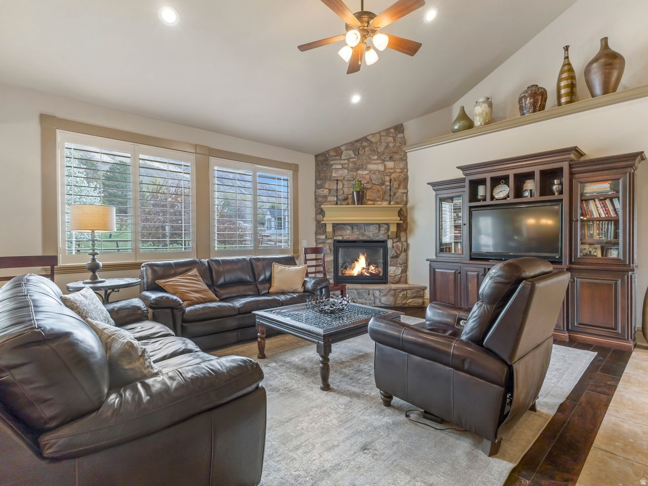 SHADY MEADOWS - Residential