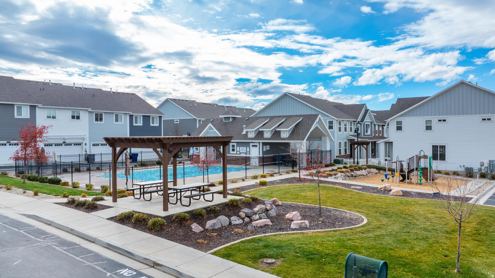 CHESHAM VILLAGE - Residential