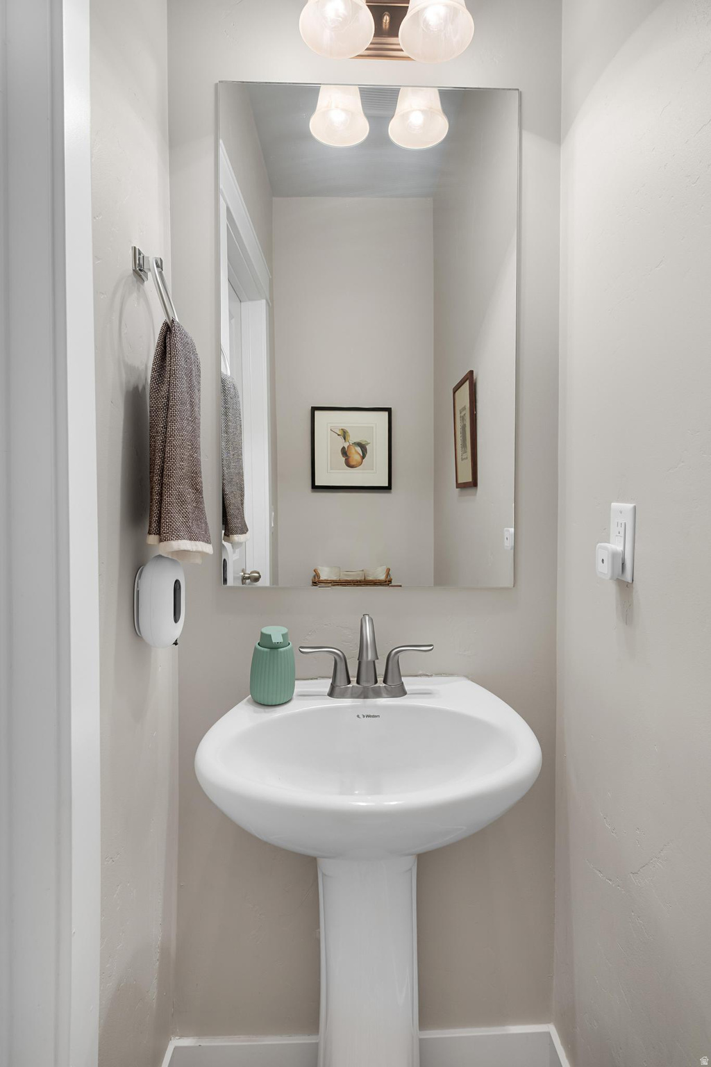 CHESHAM VILLAGE - Residential