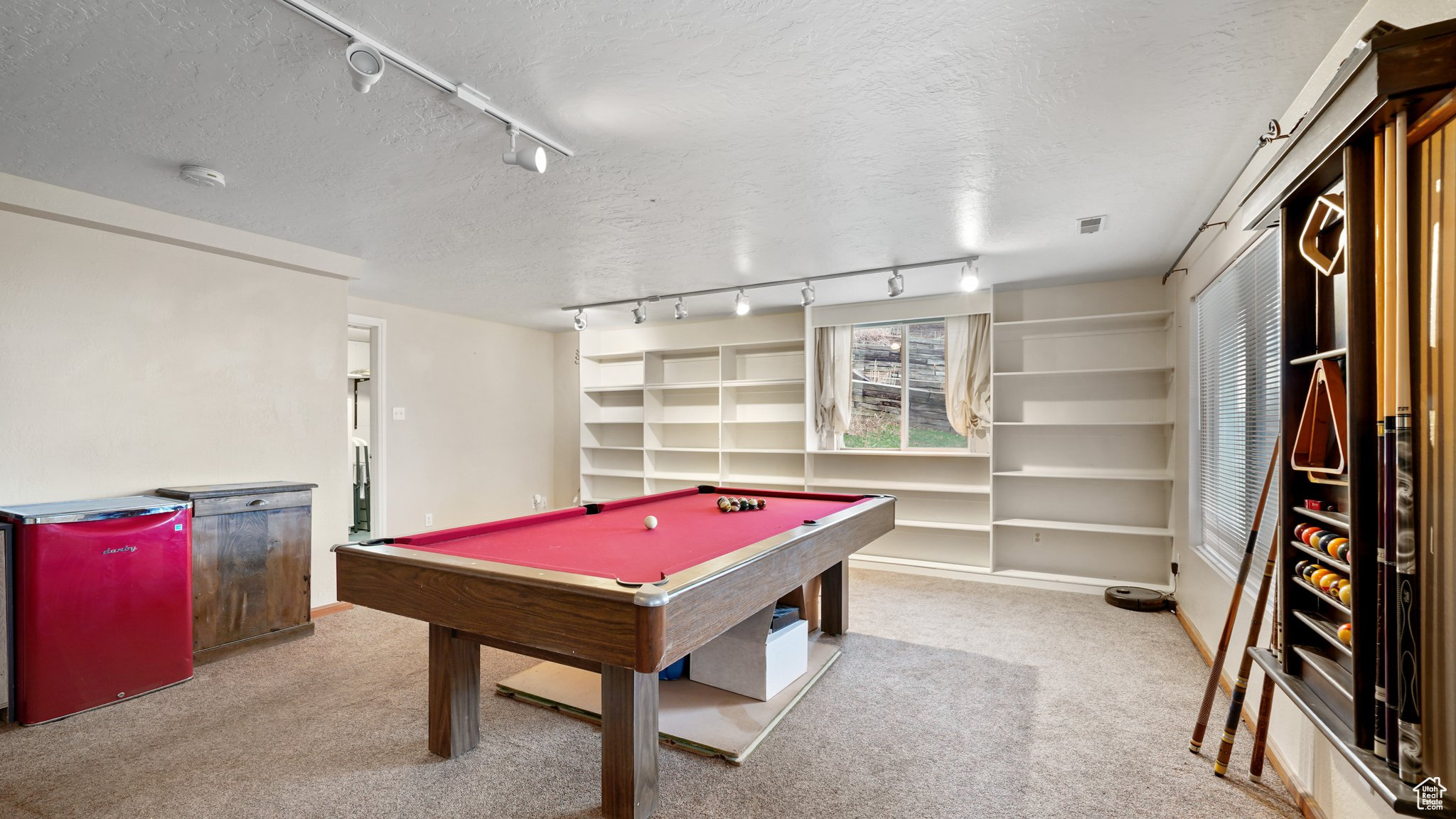 THE OAKS - Residential