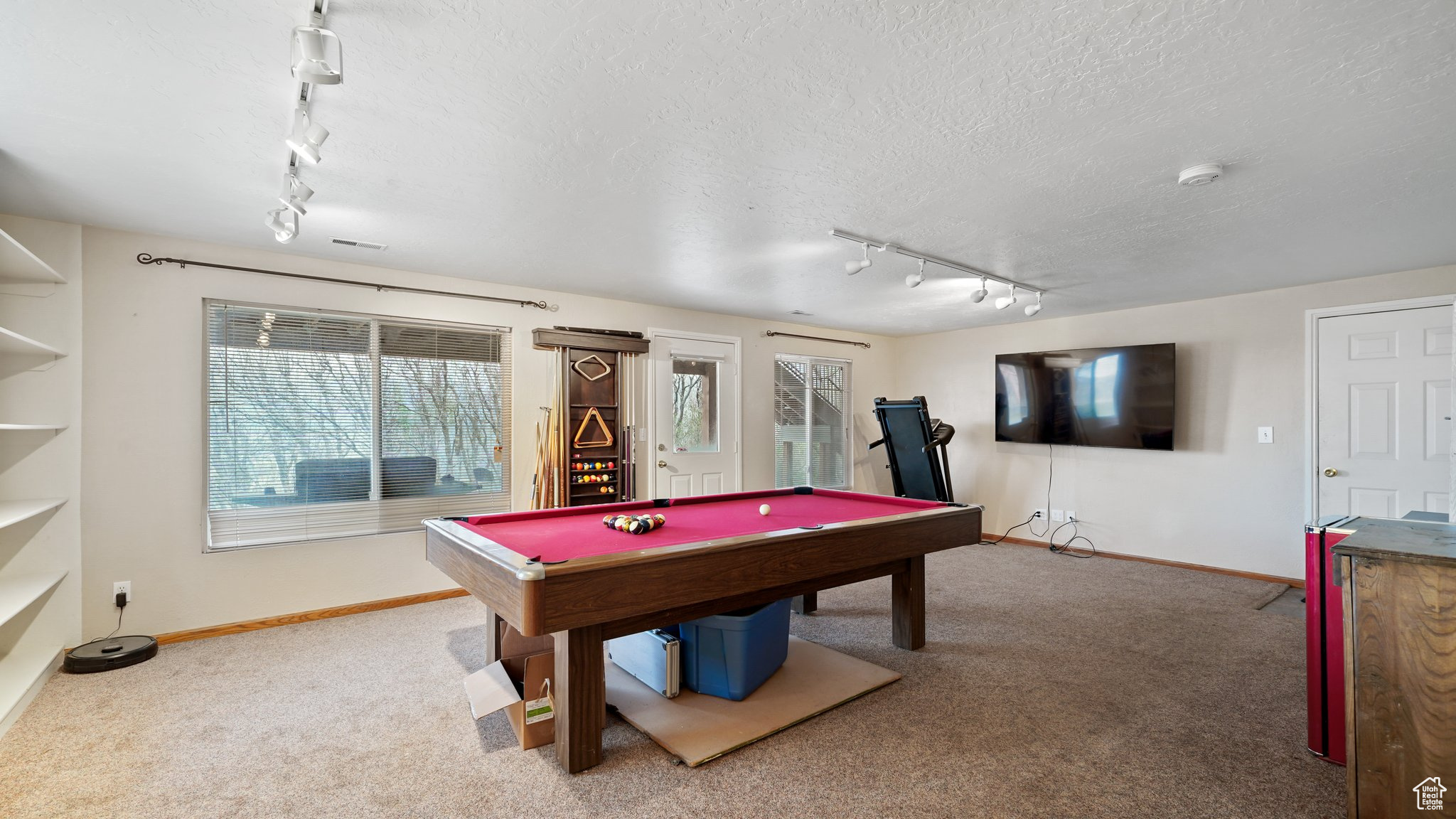 THE OAKS - Residential