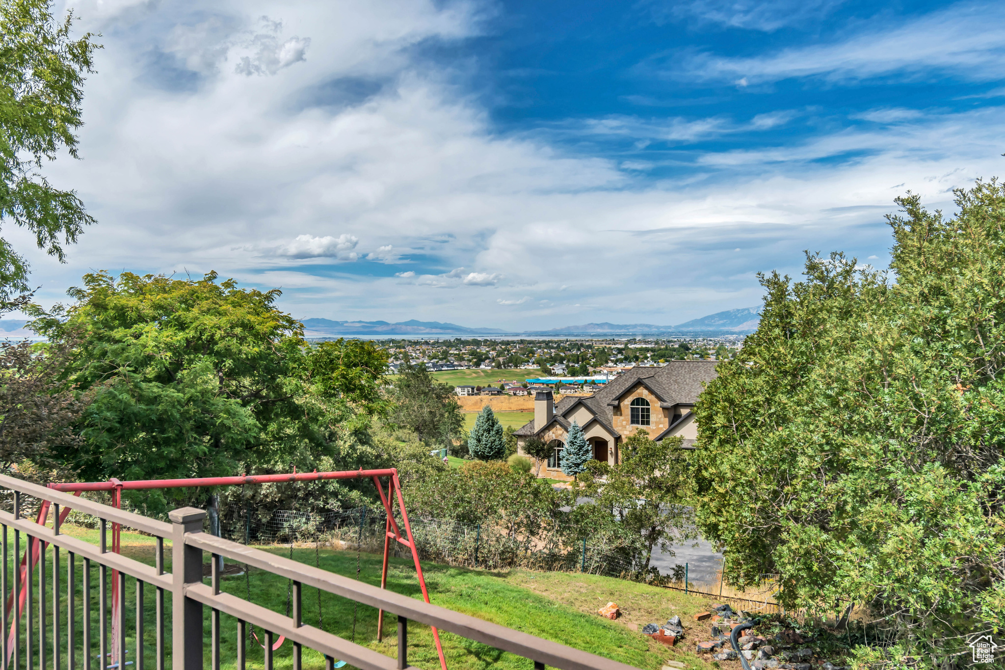 THE OAKS - Residential