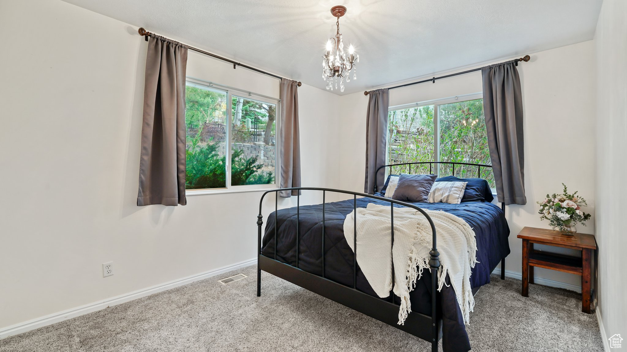 THE OAKS - Residential