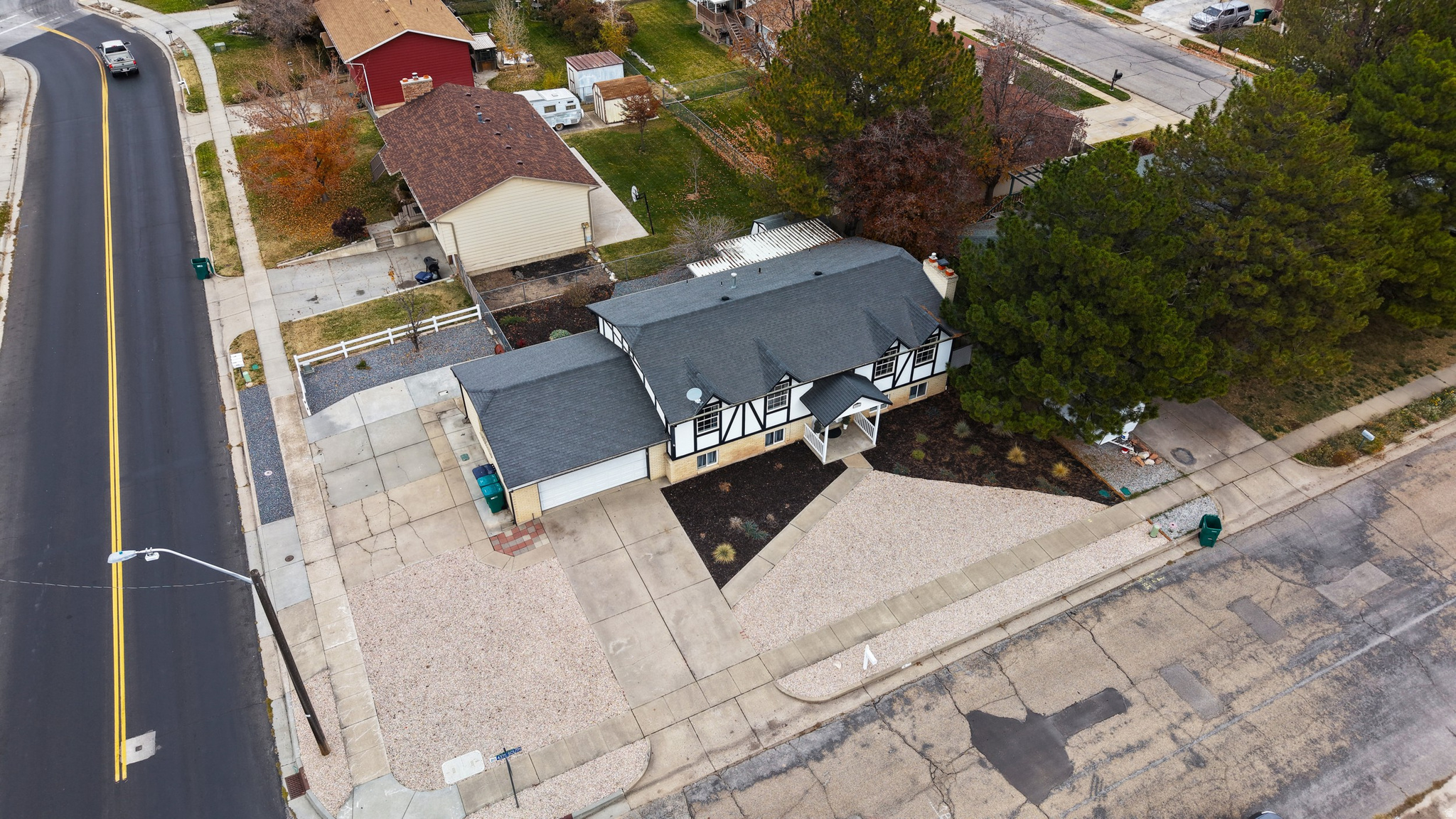 TOWN & COUNTRY ESTAT - Residential