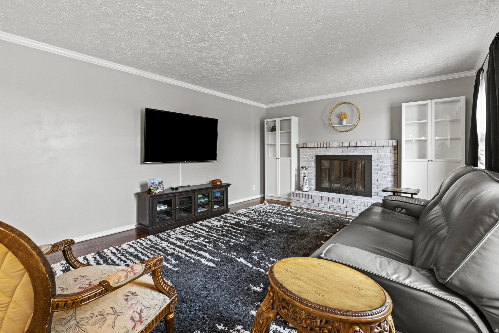 TOWN & COUNTRY ESTAT - Residential