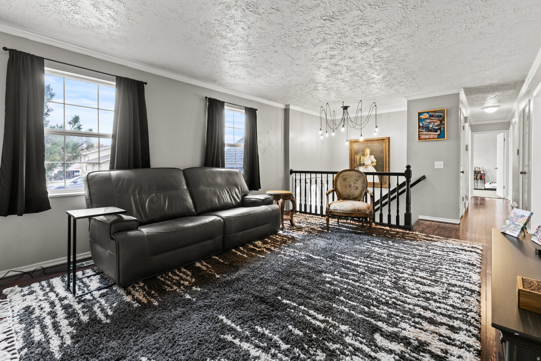 TOWN & COUNTRY ESTAT - Residential