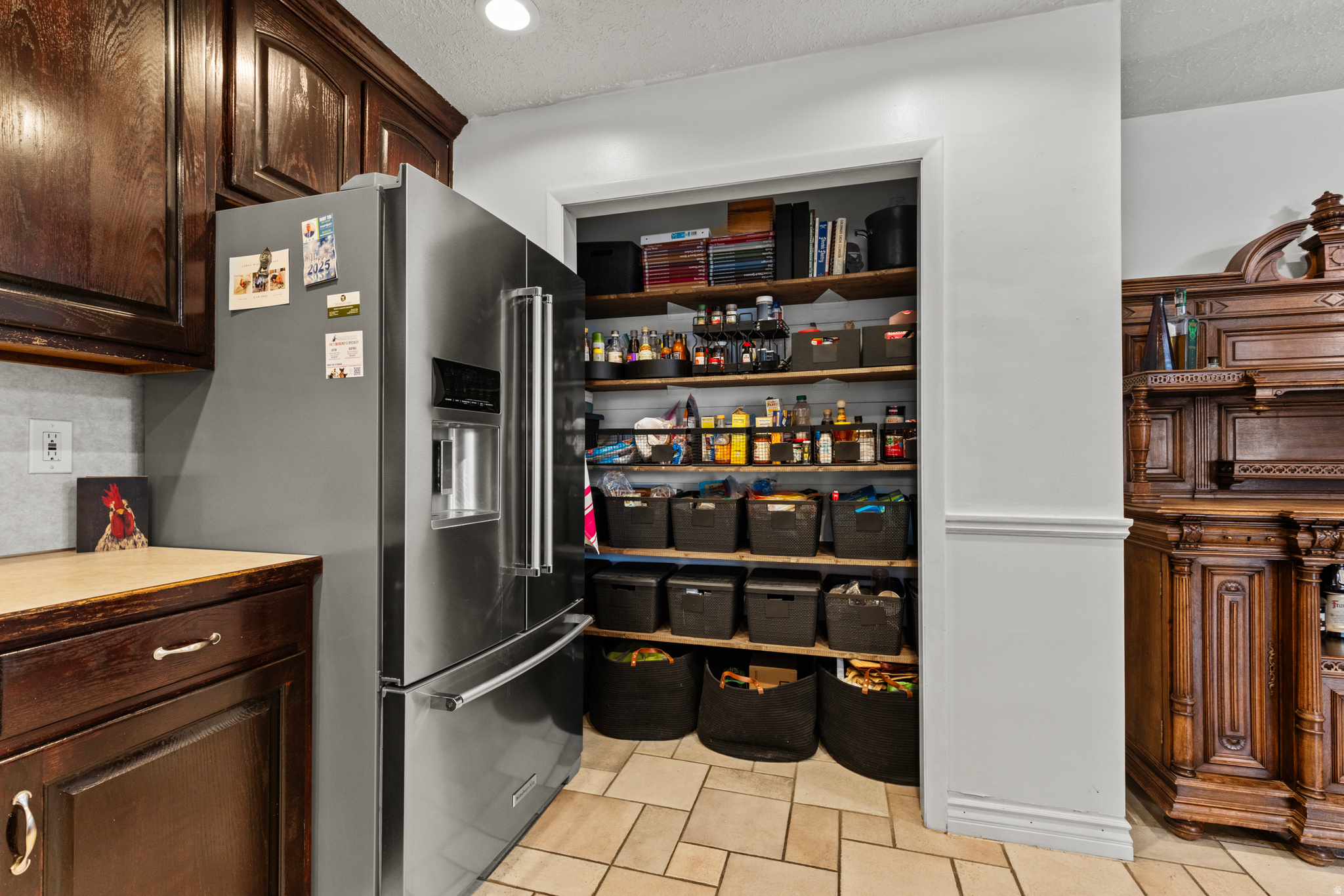 TOWN & COUNTRY ESTAT - Residential