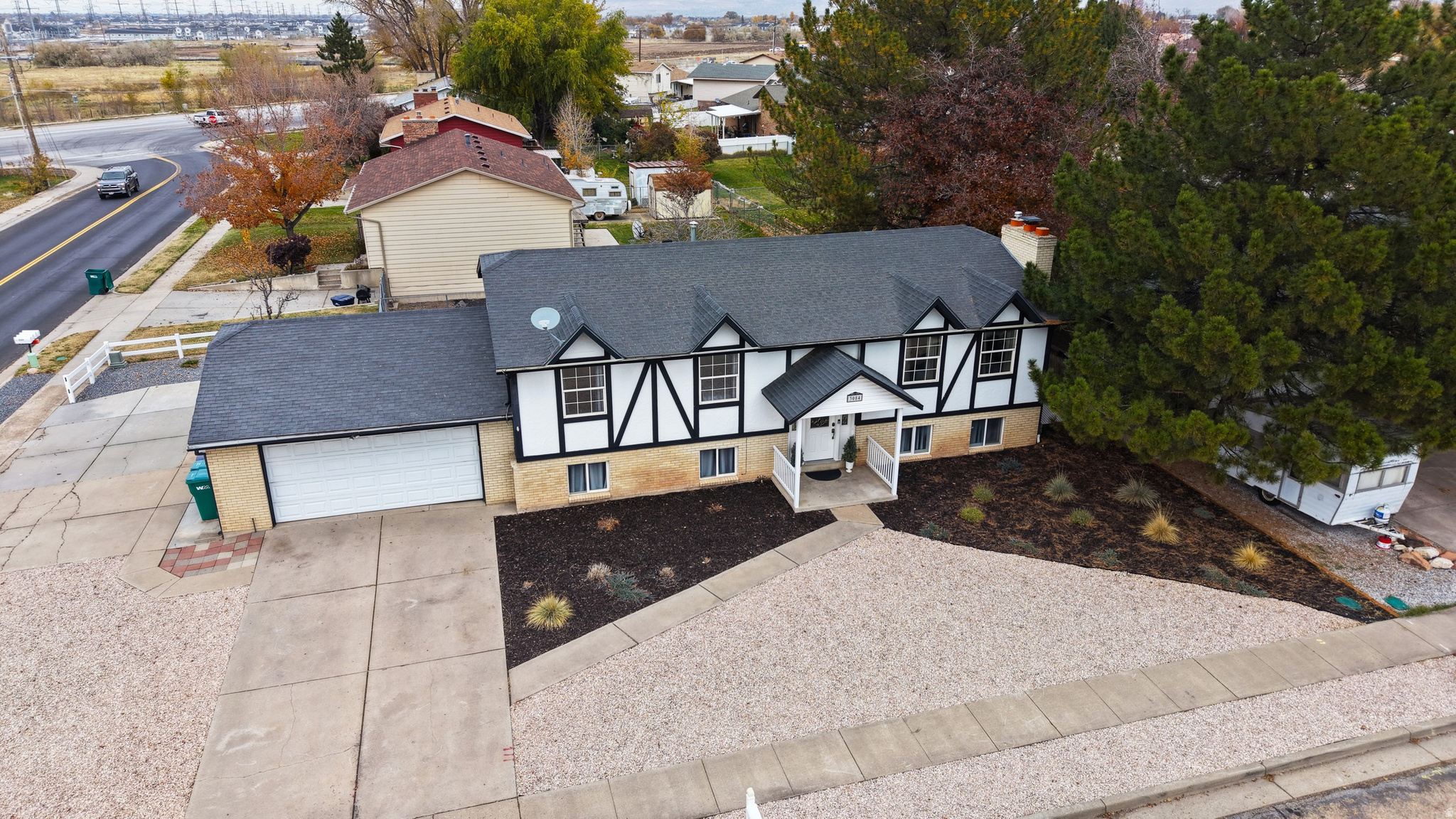 TOWN & COUNTRY ESTAT - Residential