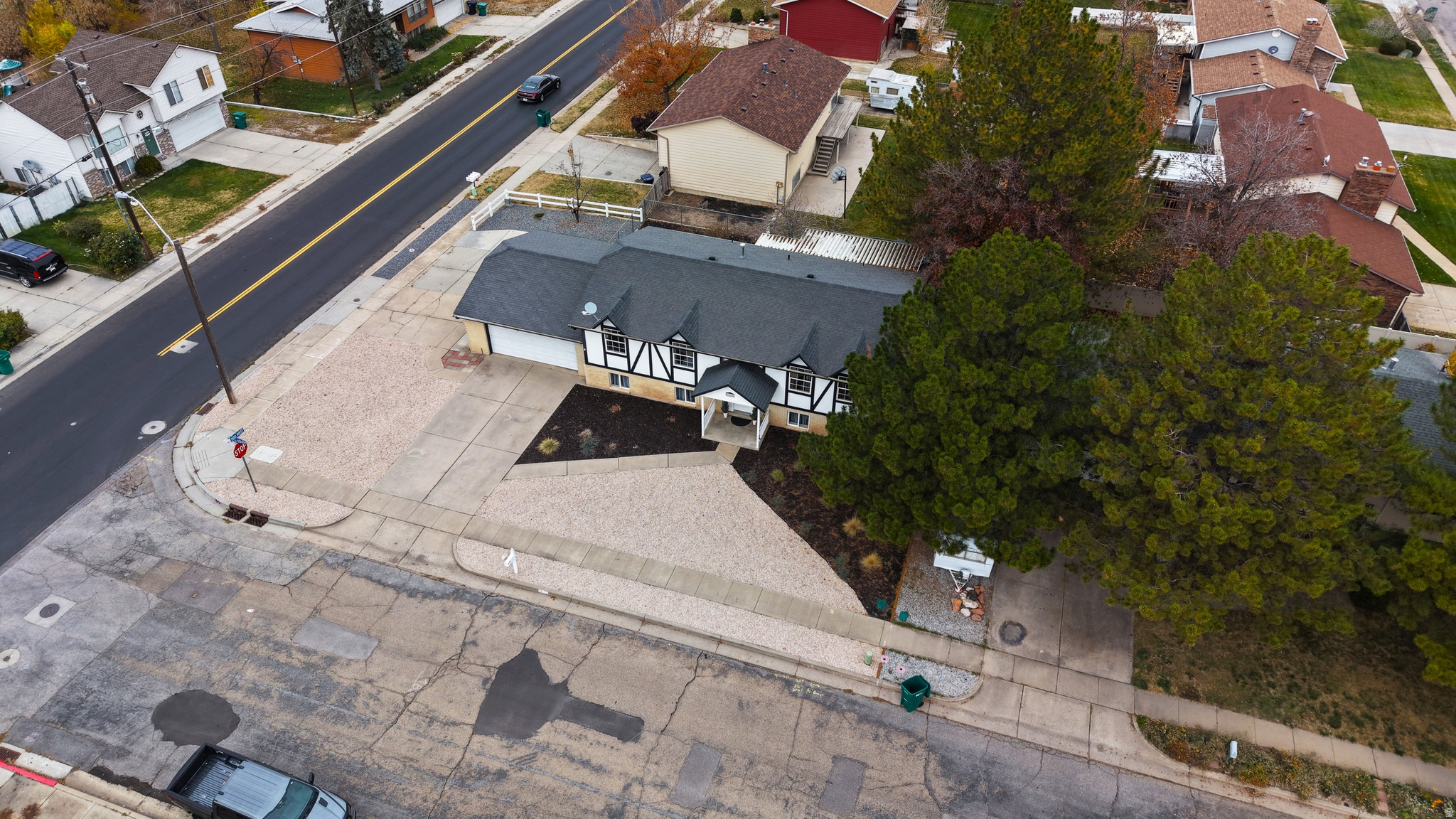 TOWN & COUNTRY ESTAT - Residential