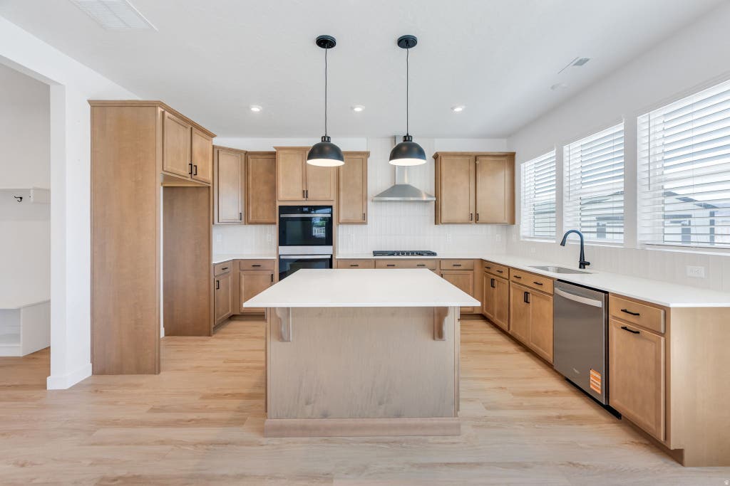 Photo of 189 N WOODRUN WAY, Saratoga Springs, UT 84045 (MLS # 2166826)