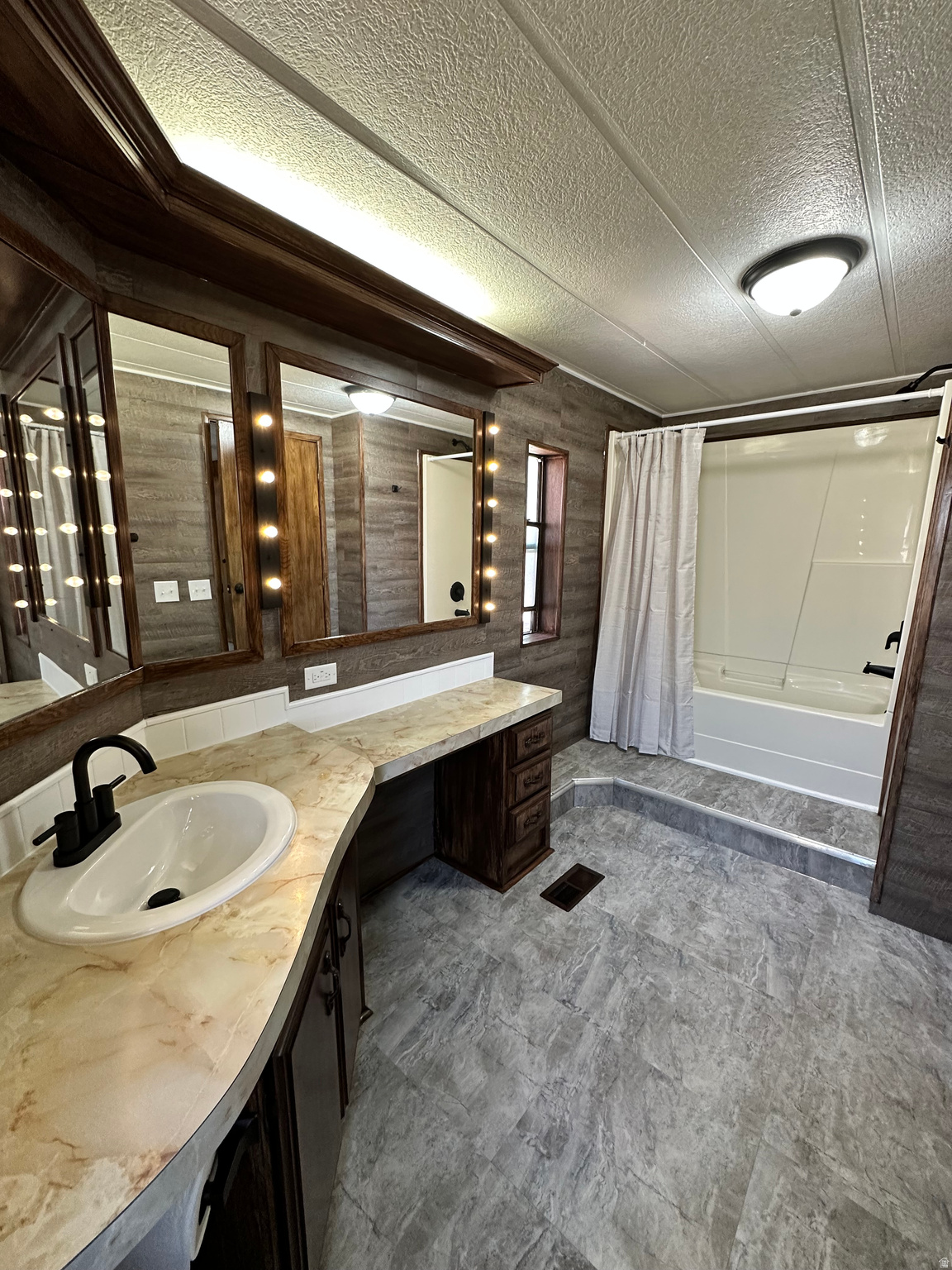 ASPEN PARK MOBILE HOME SUBDIVISION - Residential