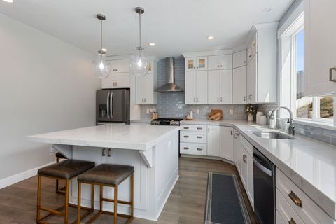 Tiny photo for 572 E ROCKWELL VIS, Draper, UT 84020 (MLS # 2147749)