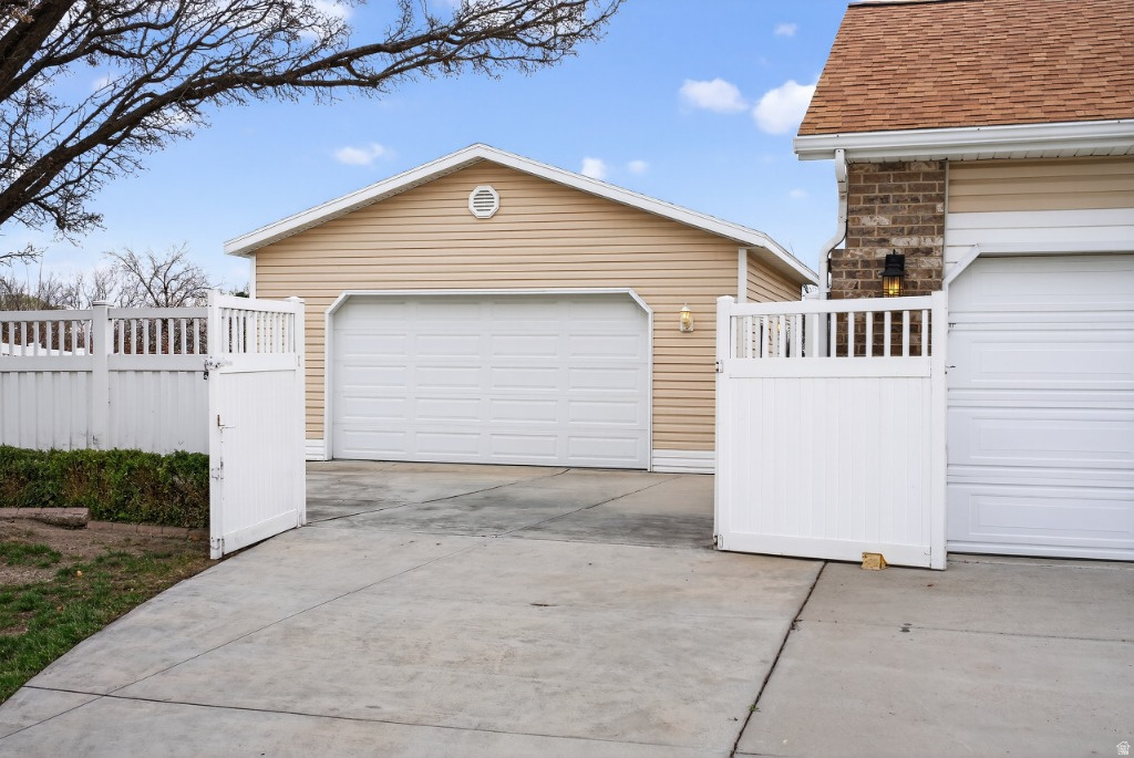 MEADOWPOINTE 1 - Residential