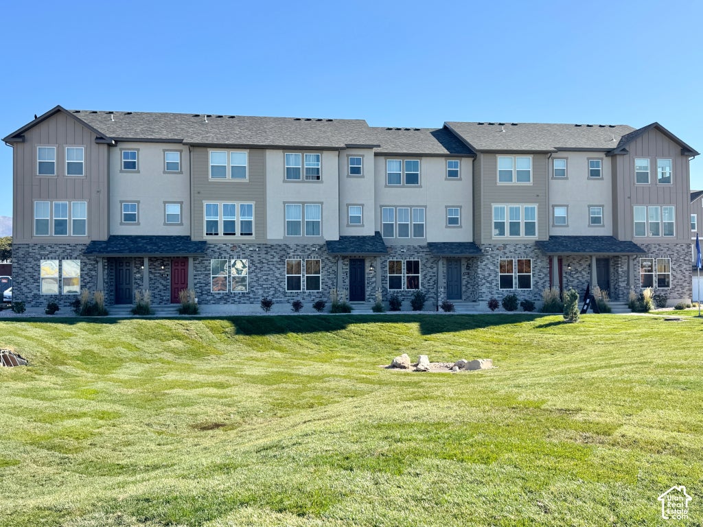 Photo of 1650 N MAIN ST, Layton, UT 84041 (MLS # 2191840)
