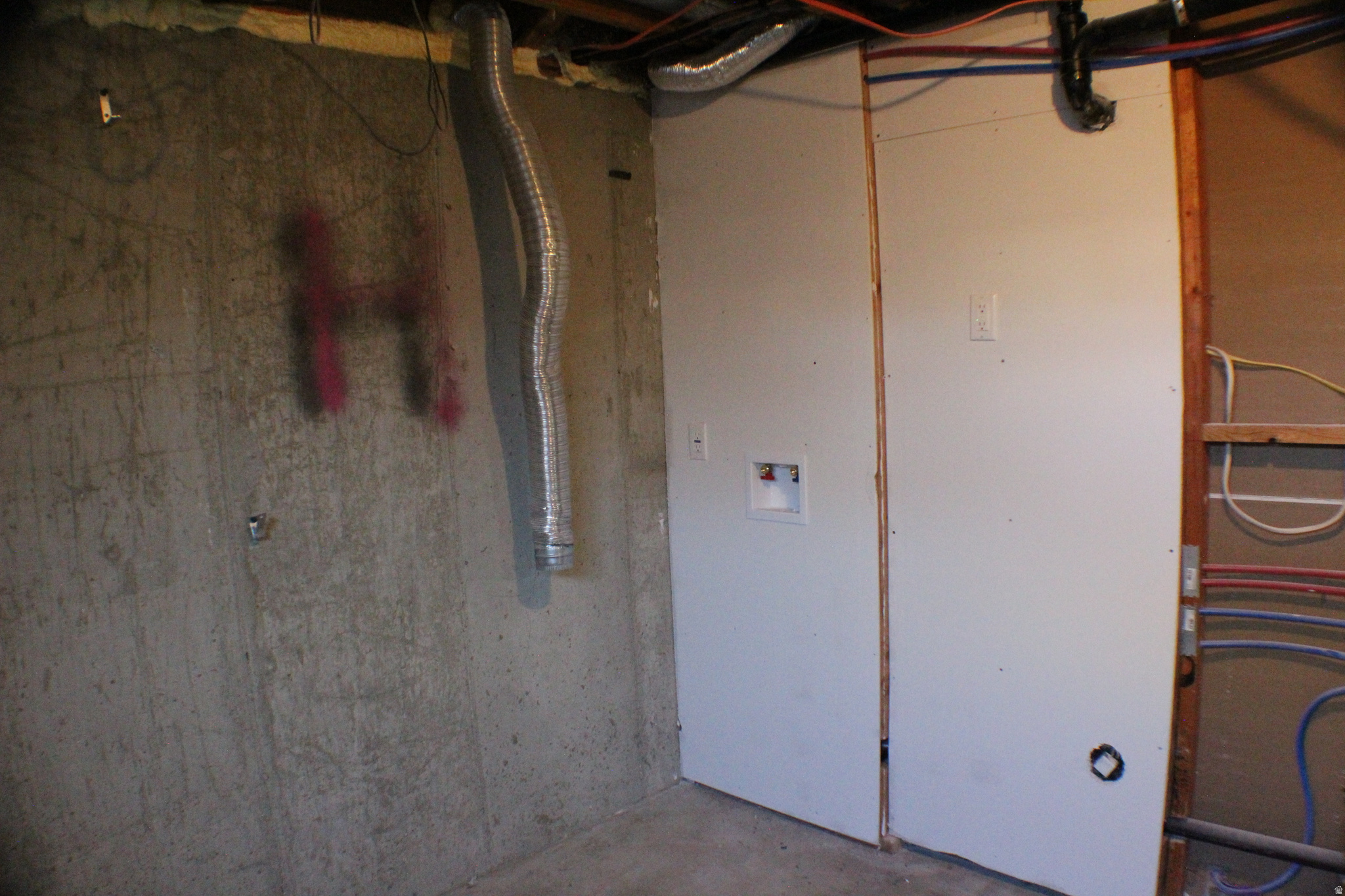 FALCON CREST - Residential