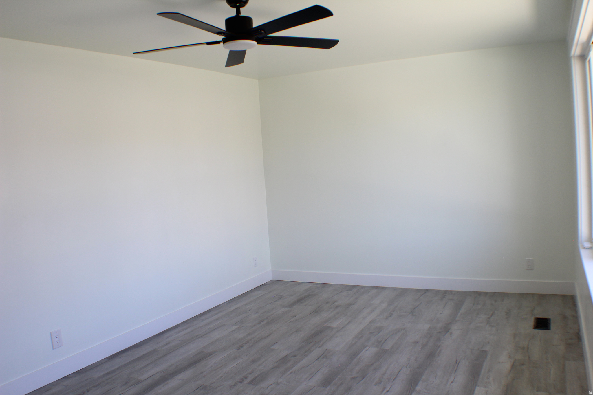 FALCON CREST - Residential