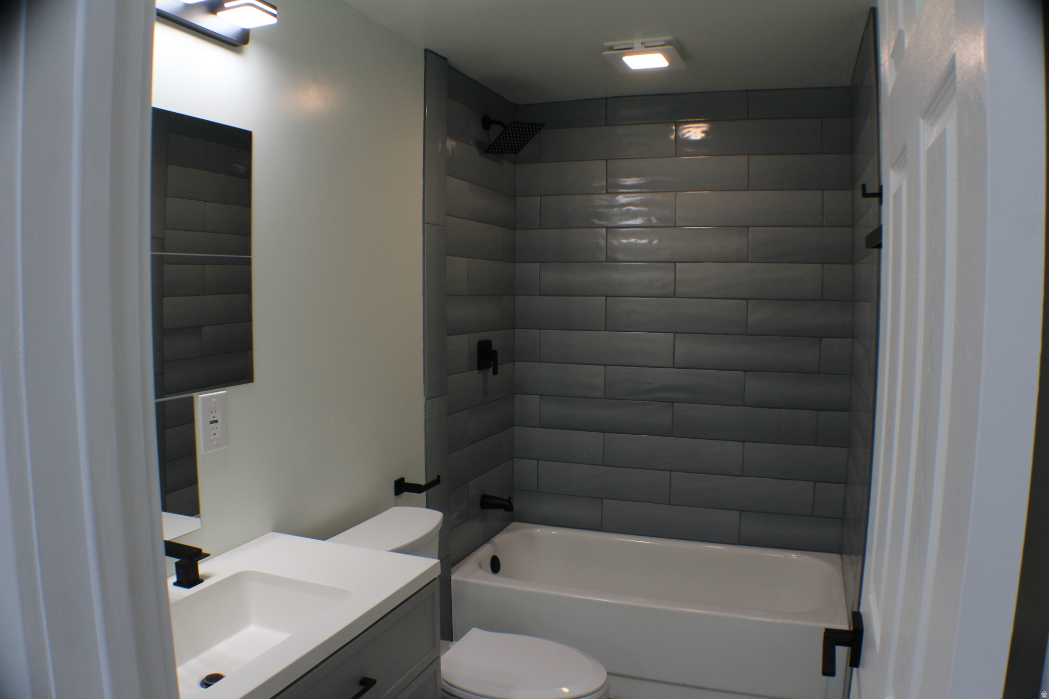 FALCON CREST - Residential