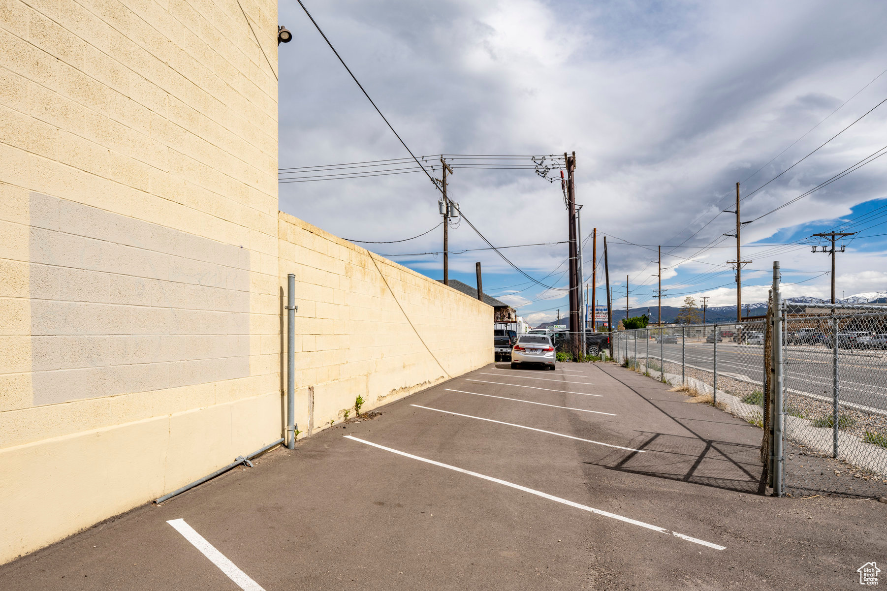 PARK - Commercial Sale