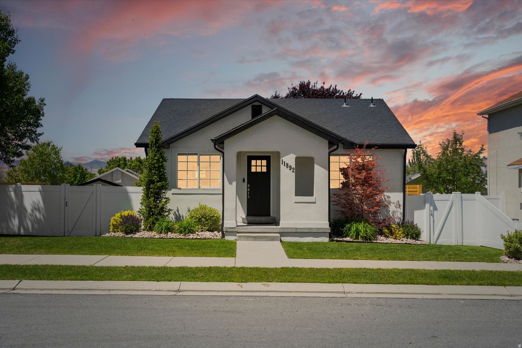 Photo of 11892 S PREAMBLE RD, Draper, UT 84020 (MLS # 2156034)
