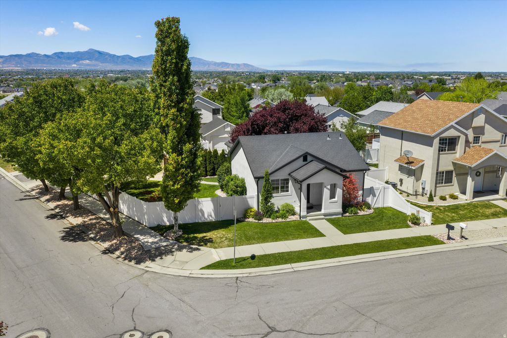 Photo of 11892 S PREAMBLE RD, Draper, UT 84020 (MLS # 2156034)