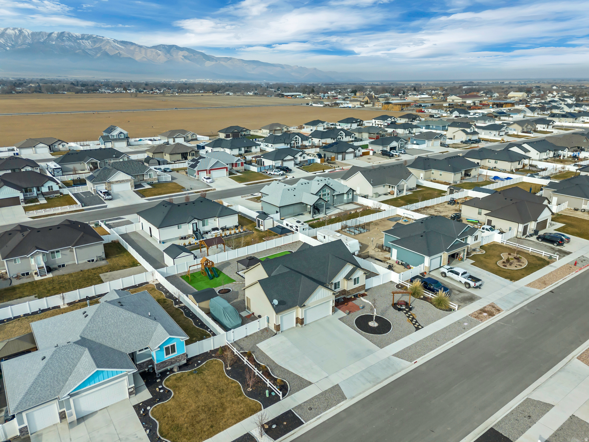 MUSTANG RIDGE - Residential