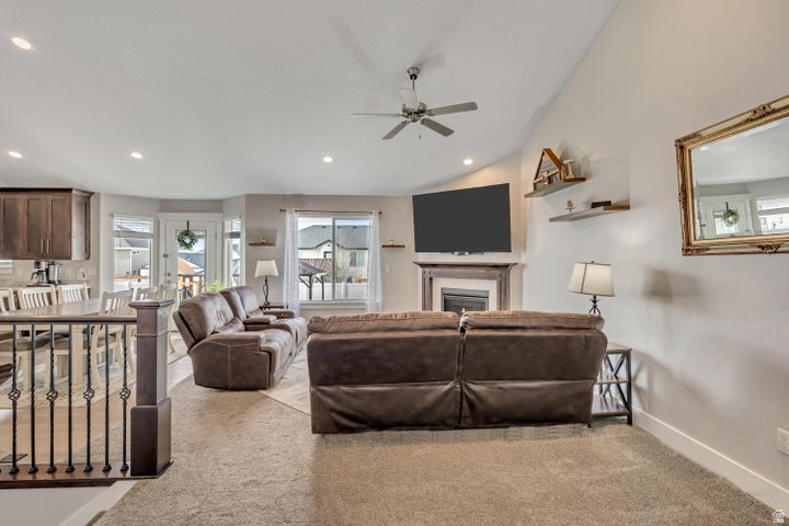 MUSTANG RIDGE - Residential