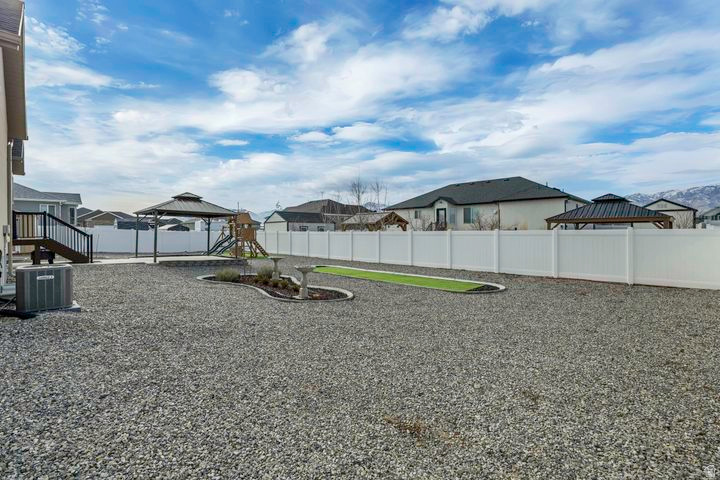 MUSTANG RIDGE - Residential