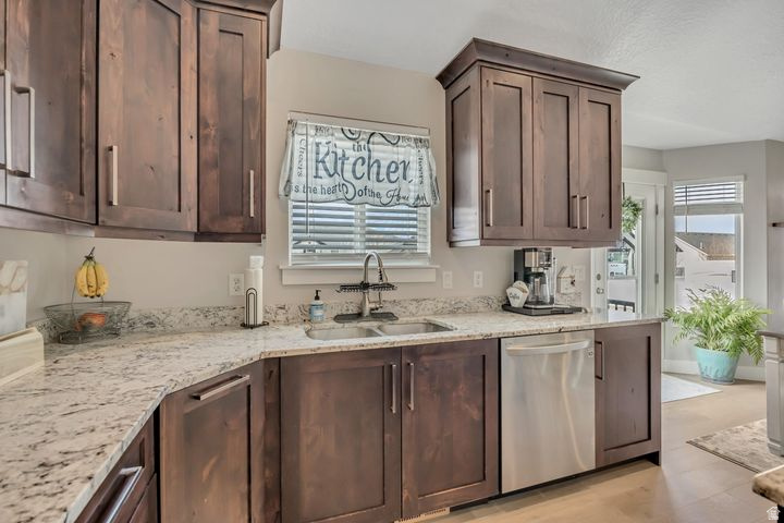 MUSTANG RIDGE - Residential